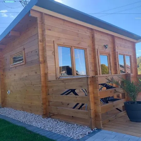 Chalet 2 Personnes Avec Jacuzzi Et Piscine Saisonniere Partagee Chalet