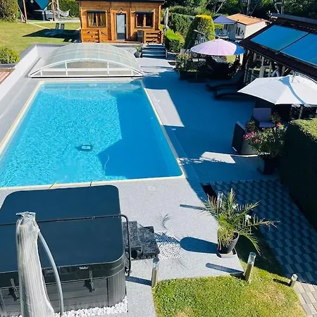 Chalet Chalet 2 Personnes Avec Jacuzzi Et Piscine Saisonniere Partagee *