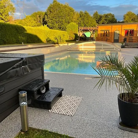 Chalet Chalet 2 Personnes Avec Jacuzzi Et Piscine Saisonniere Partagee *