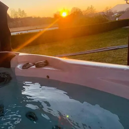 샬레 2 Personnes Avec Jacuzzi Privatif Et Piscine Saisonniere Partagee