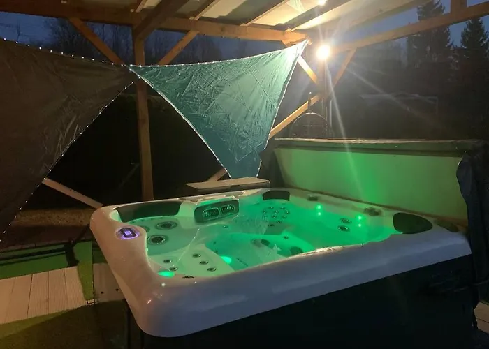 2 Personnes Avec Jacuzzi Privatif Et Piscine Saisonniere Partagee * Corcieux