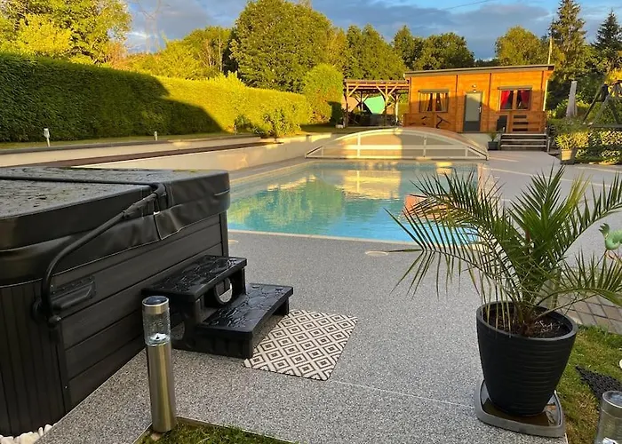 Horská chata 2 Personnes Avec Jacuzzi Privatif Et Piscine Saisonniere Partagee *